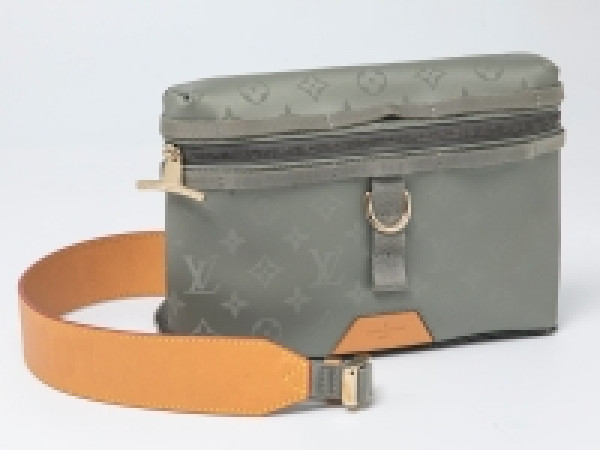 Louis Vuitton Messenger Bag in Titanium Monogram (ไม่มีการ์ด)